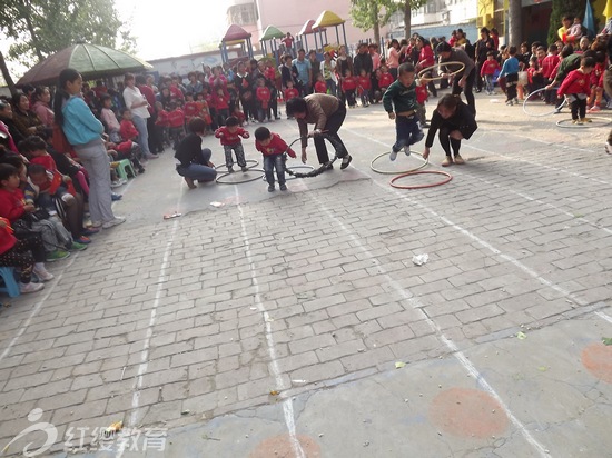 河南臺前紅纓第一幼兒園舉辦親子運動會
