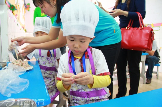 四川達(dá)州紅纓小紅帽幼兒園開(kāi)展“特別六一 非常體驗(yàn)”系列活動(dòng)