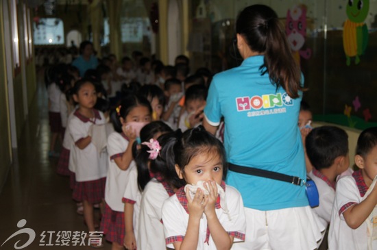 廣東湛江紅纓小天使幼兒園舉行火災(zāi)緊急疏散演習(xí)