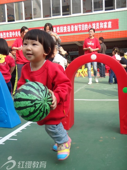 北京紅纓直營園岳陽園舉辦“陽光體育”親子運動會