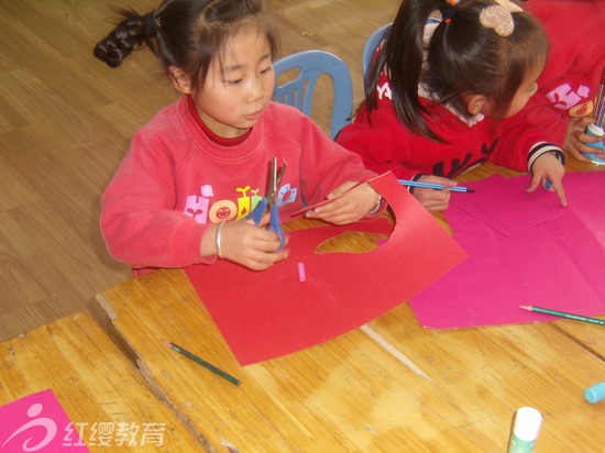 山西汾西紅纓陽光雙語幼兒園舉辦感恩節(jié)活動