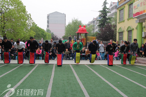 山東棗莊紅纓世紀(jì)花園幼兒園舉辦春季親子運(yùn)動(dòng)會(huì)