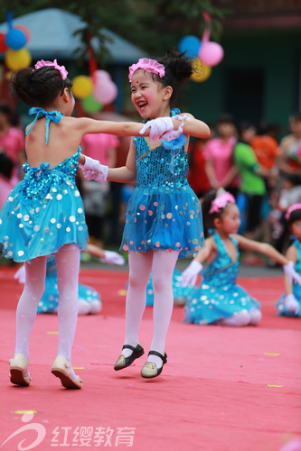 四川峨眉山紅纓希望藝術(shù)幼兒園慶六一活動(dòng)